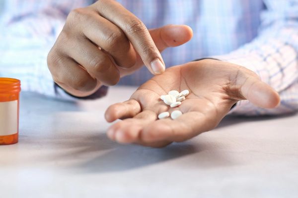 عضو انجمن میکروبشناسی: مصرف آنتیبیوتیک در ایران ۳.۵ برابر متوسط دنیا است