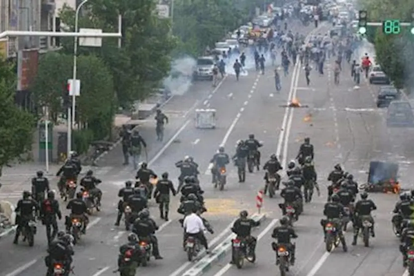 IRGC warns against protests as economic, energy crises mount