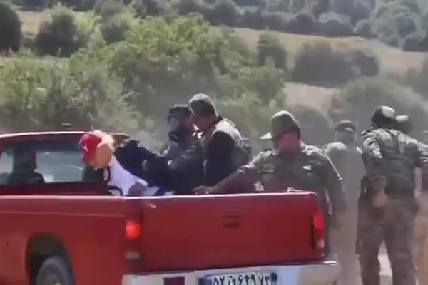 Iranian troops shown abducting Trump, Netanyahu lookalikes in viral video