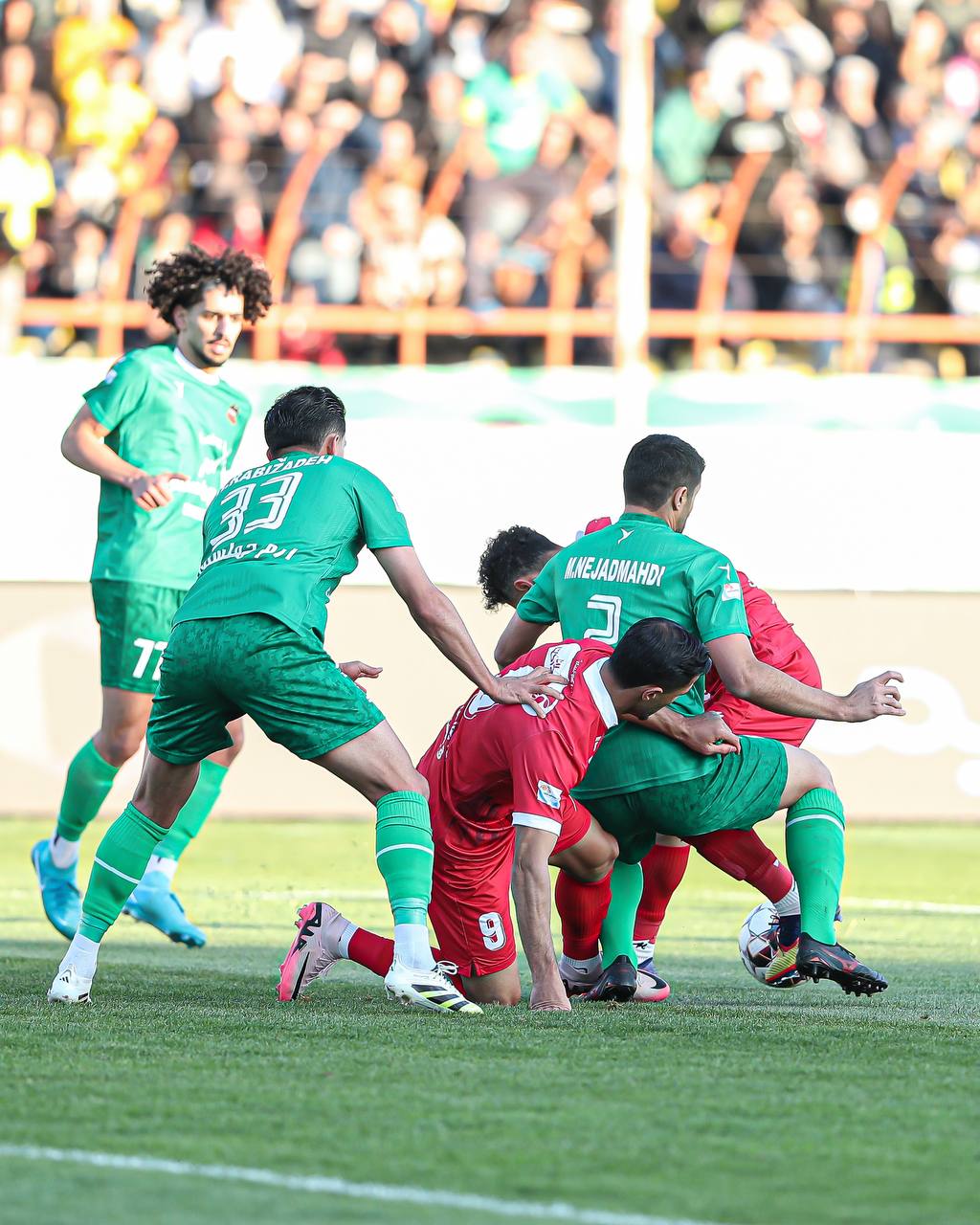 جنجال VAR در قزوین؛ ترک پست فیلمبردار در صحنه مشکوک به پنالتی در بازی شمس‌آذر–پرسپولیس