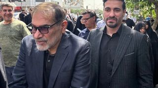 شمخانی بار دیگر از پاسخگویی طفره رفت و انتقادها را «حمله به نظام» خواند