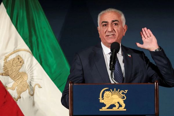 شاهزاده رضا پهلوی: زیر پرچم شیر و خورشید ایران متحد بمانید