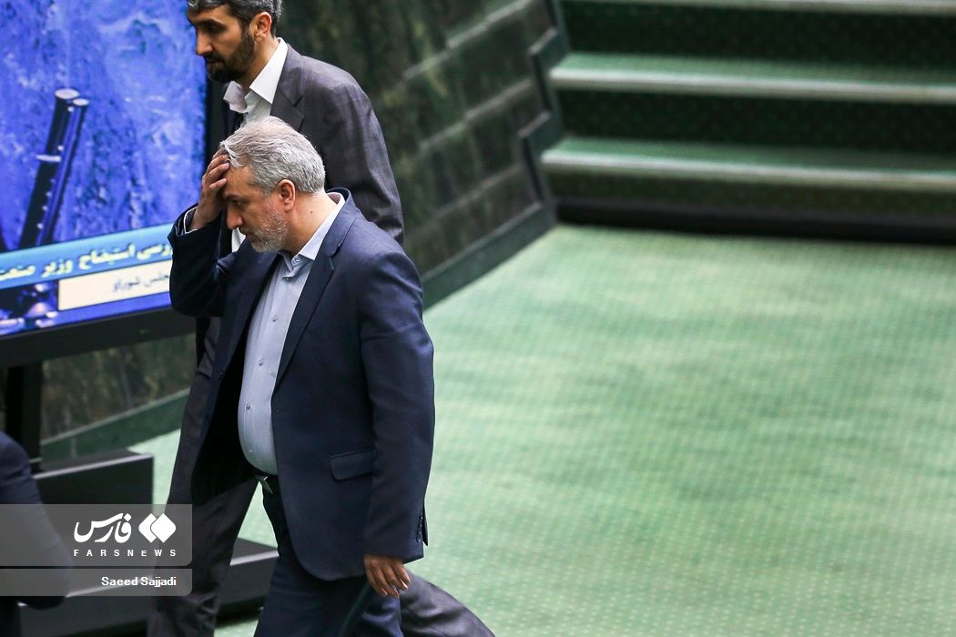 Few Believe Impeachment Of Iranian Minister Will Improve Economy 