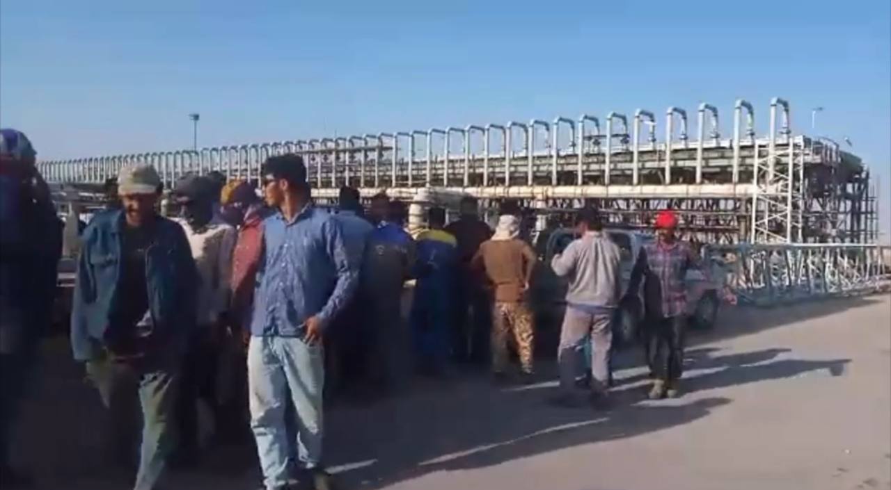 اعتصاب کارگران پروژه‌ای صنایع نفت، گاز و پتروشیمی برای پنجمین روز متوالی