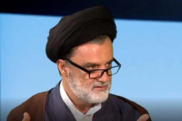 التلفزيون الإيراني يطالب بملاحقة عضو برلماني قضائيًا لكشفه "رسائل سرية" تخص مجتبى خامنئي