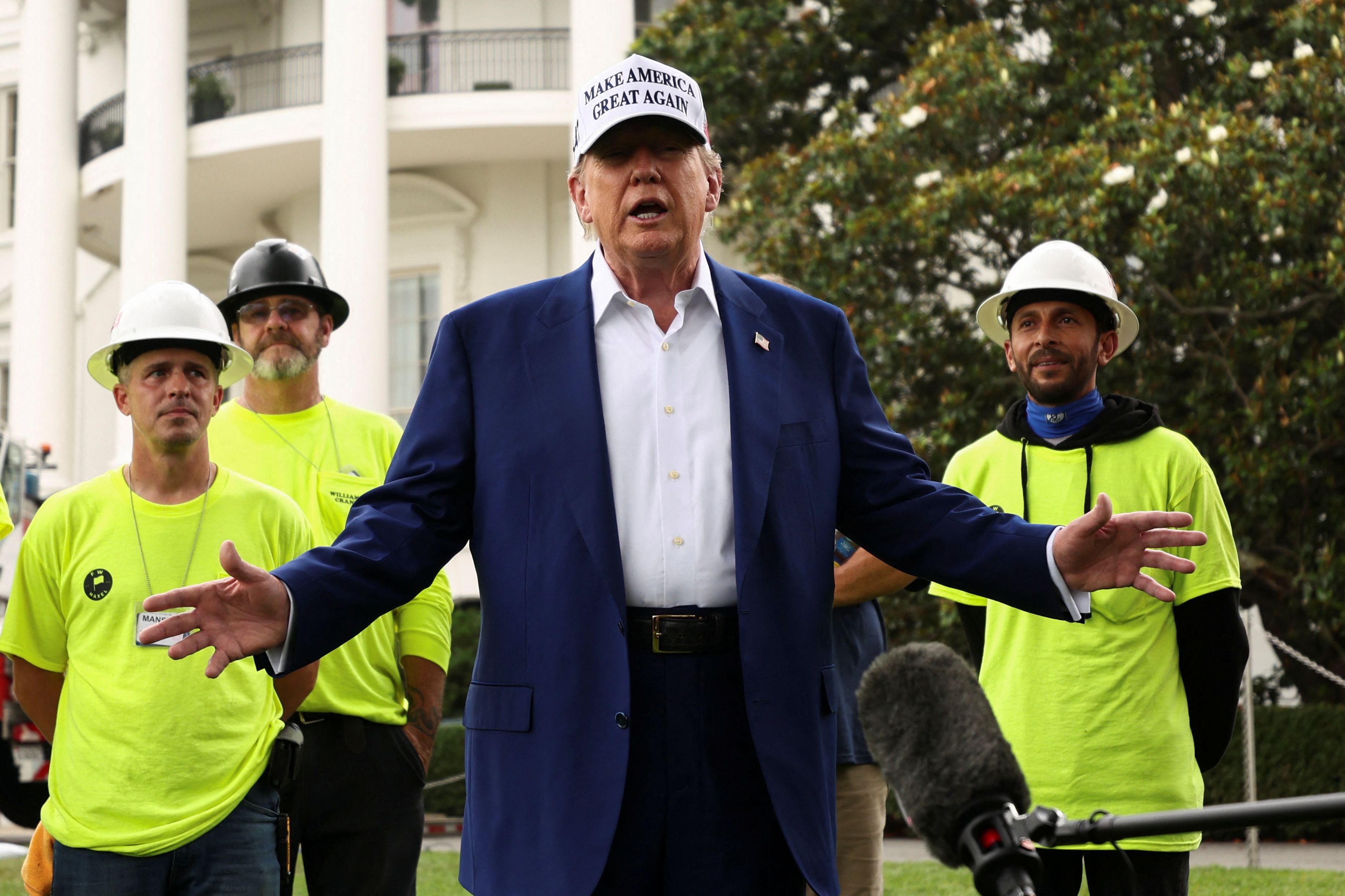 ترامپ در پاسخ به رد پیشنهاد تسلیم از سوی خامنه‌ای: موفق باشید