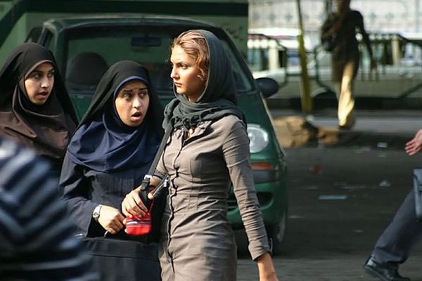 رئيس الأمن الداخلي الإيراني يعرب عن قلق النظام من "الحملة الشعبية" ضد الحجاب الإجباري