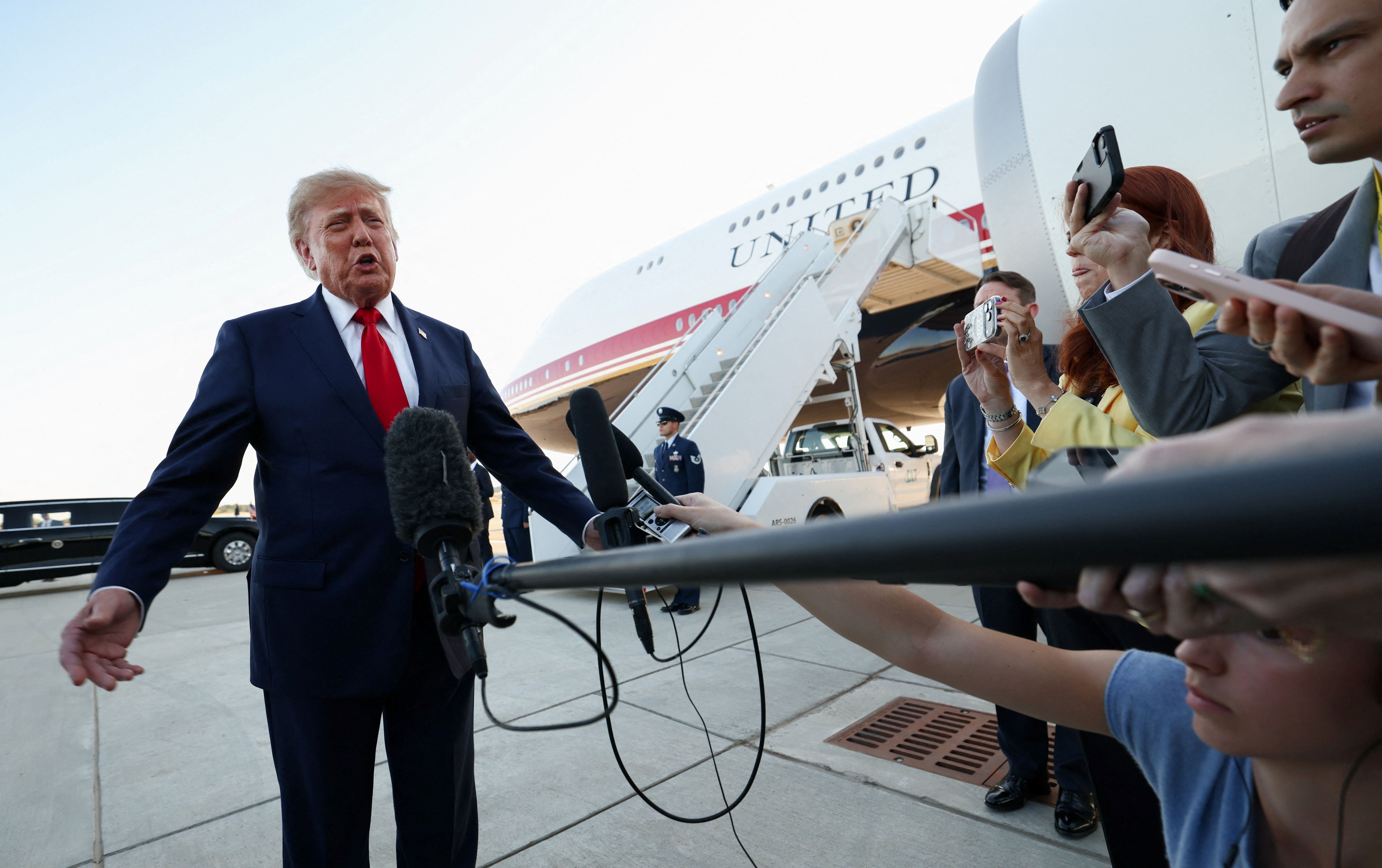 ترامپ اتحادیه اروپا را به‌دلیل طرح پیشنهاد عضویت کانادا، به تعرفه‌های سنگین تهدید کرد