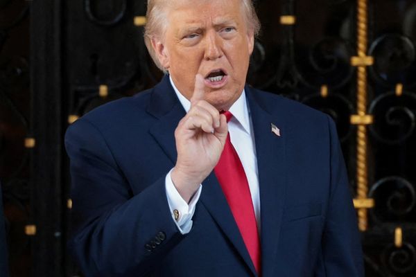 ترامب يوجه إنذارًا لإيران: إذا طورتم برنامجكم الصاروخي أو النووي فسنهاجم مجددًا