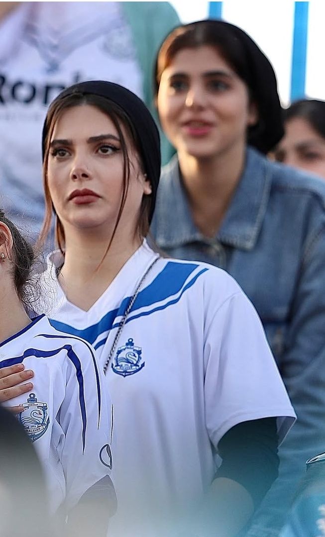 درخواست ملوان از هواداران زن: بلیت سکوی زنان تمام شد، لطفا بلیت سکوهای مردان را نخرید!