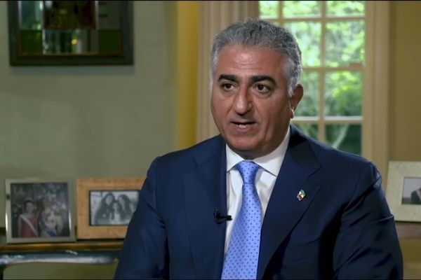 شاهزاده رضا پهلوی خطاب به مردم: به تکتک شما افتخار میکنم