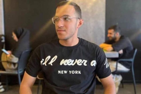 در پی خودسوزی جوان ۲۰ ساله، شهردار و مسئول اجراییات شهرداری اهواز بازداشت شدند