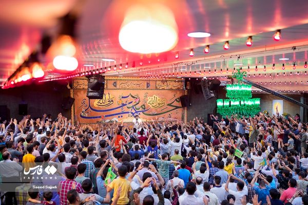 Iran Holds Massive Ceremonies While Covid-19 Resurging