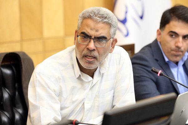 برلماني إيراني: لم يتم استرداد ما يتجاوز 116 مليار دولار من عائدات الصادرات غير النفطية