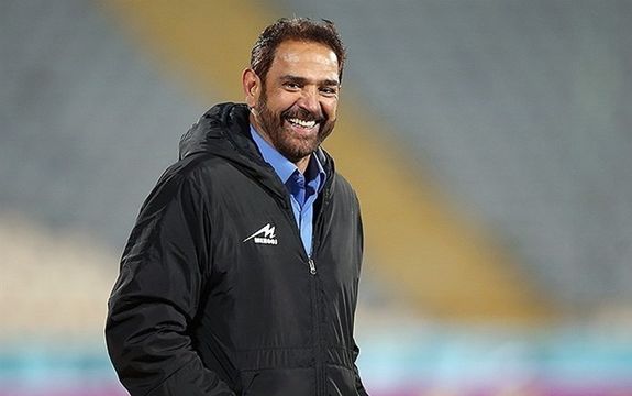 شگفتیهای تمامنشدنی در استقلال؛ فیروز کریمی، سرمربی موقت آبیپوشان در دربی ۱۰۵