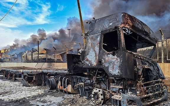 با گذشت بیش از ۲۰ ساعت از انفجار در بندر رجایی، آتشسوزی همچنان ادامه دارد