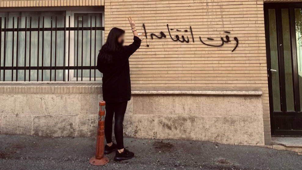 قوه قضاییه به صدور احکام سنگین، از جمله شلاق و حبس‌های طولانی، علیه معترضان ادامه می‌دهد