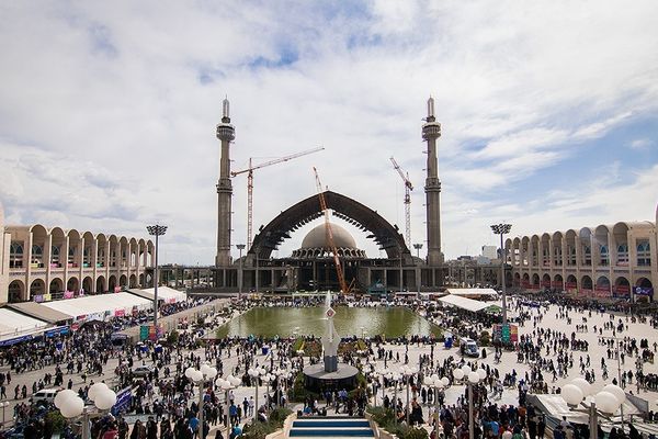 مصلى الخميني.. مرآة النظام غير المكتمل في إيران