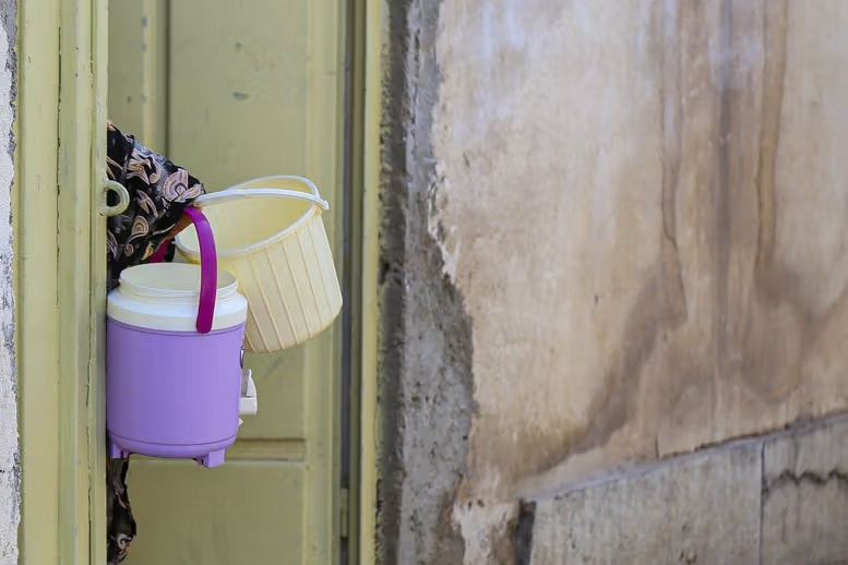 "نيويورك تايمز": إيران على أعتاب أزمة مائية غير مسبوقة.. وسوء إدارة النظام يفاقم المشكلة 