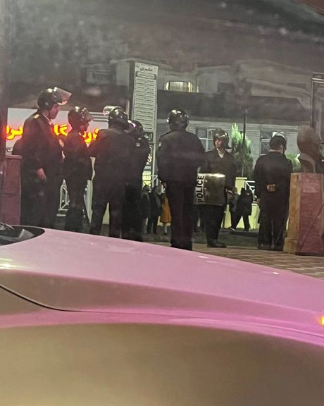 شهود عيان: الأمن الإيراني يمنع علاج الجرحى ويحاصر طبيبًا داخل عيادته في "جيلان"