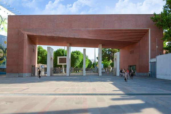 لحماية التقنيات الجديدة.. كندا تفرض حظرا على تعاون الباحثين مع جامعات ومراكز أبحاث إيرانية