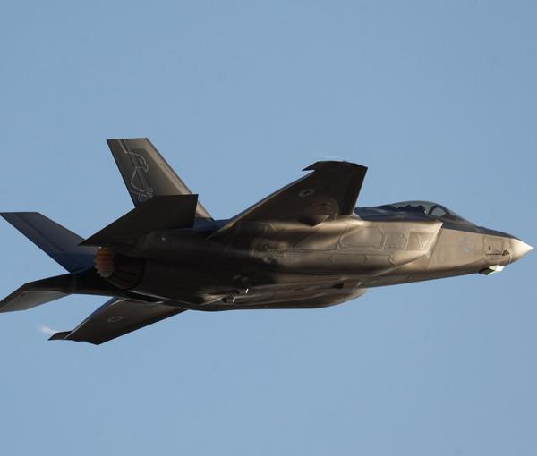 "رسالة لطهران".. إسرائيل تطلق للمرة الأولى قنابل خارقة للتحصينات من مقاتلة "F-35"