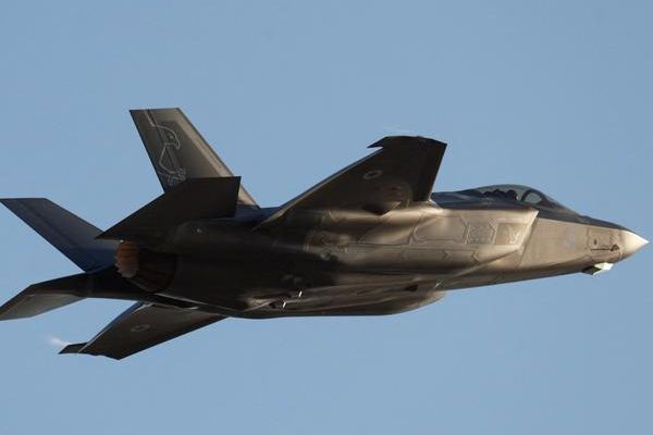 "رسالة لطهران".. إسرائيل تطلق للمرة الأولى قنابل خارقة للتحصينات من مقاتلة "F-35"