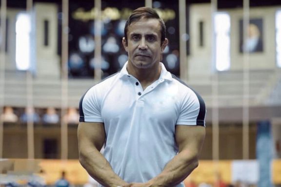 ایسنا: سارقان دو تیر به پای مشاور علیرضا دبیر زدند و لندکروزش را دزدیدند