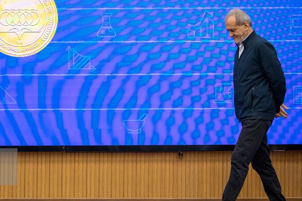 پزشکیان: با چشمانداز مورد نظر خامنهای چرا ما باید بهتر از دبی و قطر نباشیم