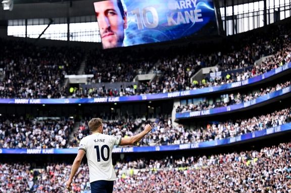 عبور از وین رونی و تنها بازیکن +۱۰۰؛ تاجگذاری شاهزاده هری همزمان با چارلز سوم