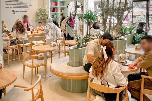 المتشددون في إيران يستهدفون ازدهار "ثقافة المقاهي"