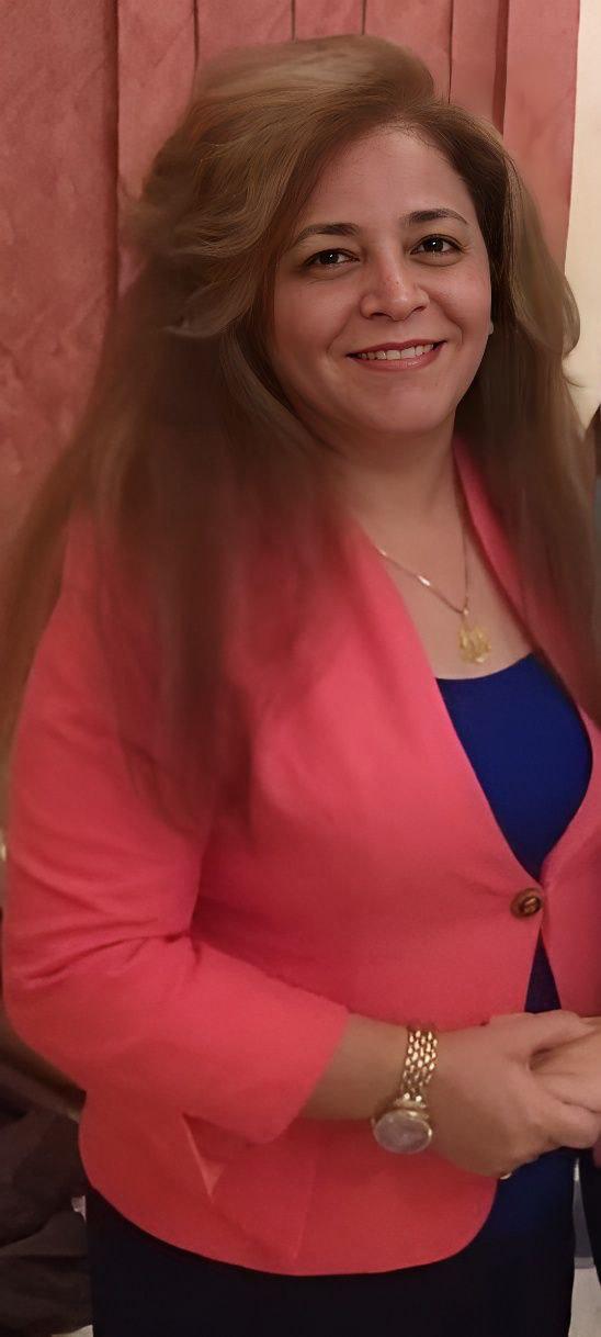 رویا ثابت، شهروند بهائی با حکم دادگاه انقلاب شیراز به ۲۵ سال حبس محکوم شد