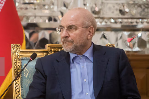 قاليباف: الأطفال الإيرانيون المولدون في الخارج يجب جمعهم في مخيمات تعليمية داخل إيران