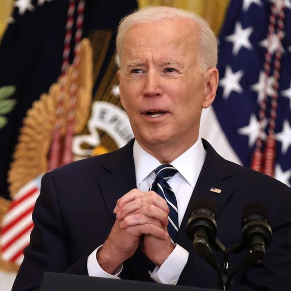 دولت آمریکا، کارکنان فدرال و شرکتهای بزرگ را به دریافت واکسن کرونا ملزم میکند