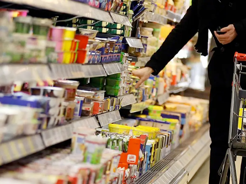 بعد تجاوزه 52 بالمائة.. التضخم يسجل أعلى نسبة له في إيران منذ 80 عامًا 