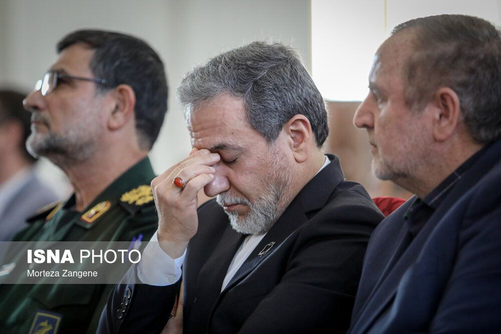 وزير الخارجية الإيراني: محادثات الأحد ستصبح أكثر تعقيدا بقرار مجلس المحافظين