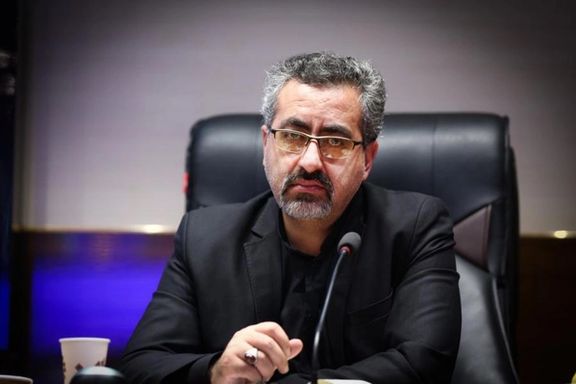 گروهی از خبرنگاران از کیانوش جهانپور به دلیل «پفیوز» خواندن منتقدان شکایت کردند