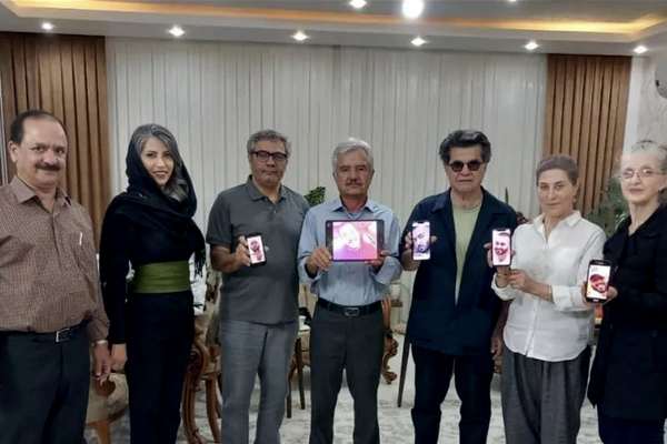 Iranian Filmmakers Visit Family Of Jailed Rapper