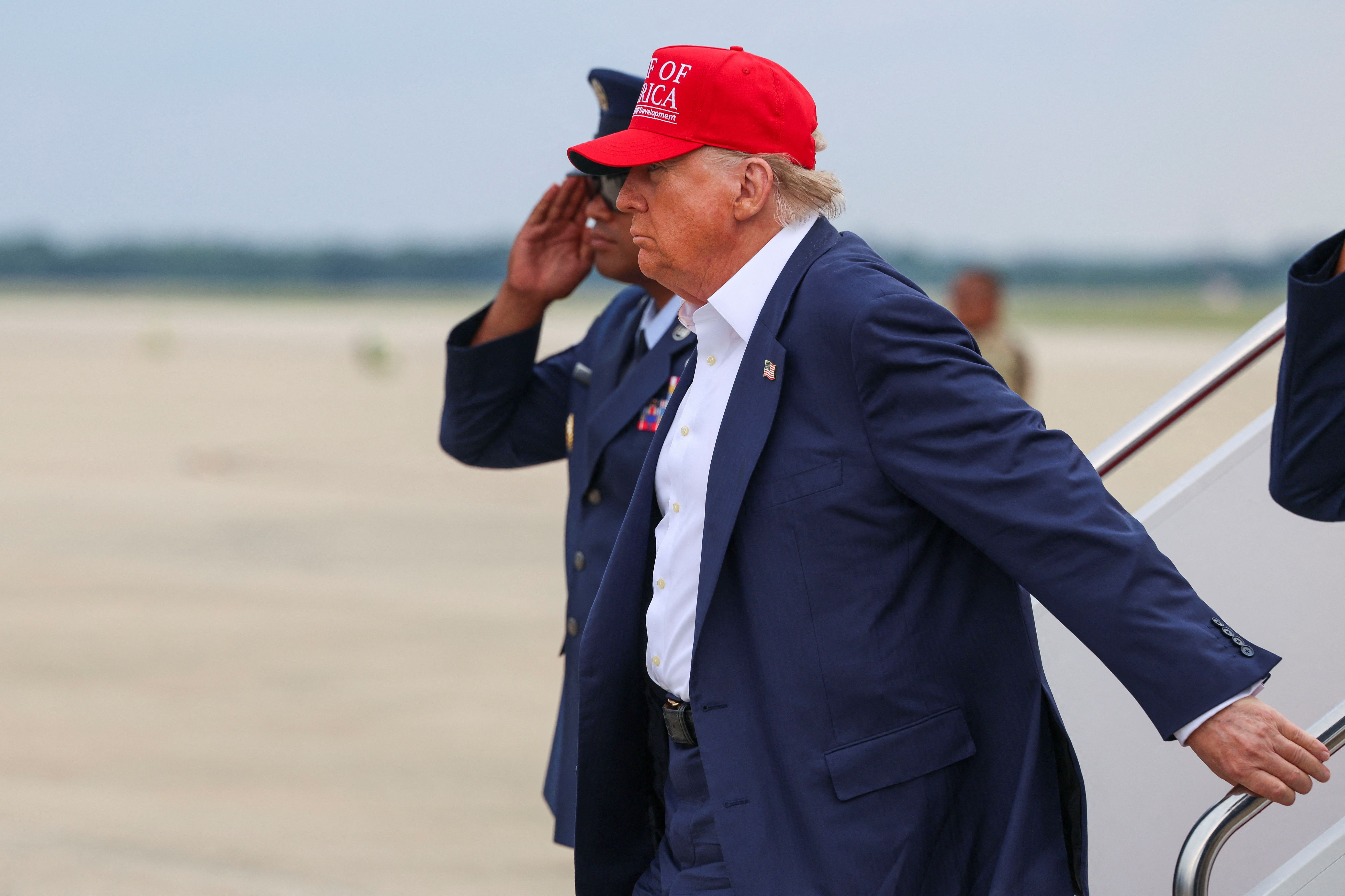 ترامپ: ایران می‌خواهد با من وارد گفت‌وگو شود