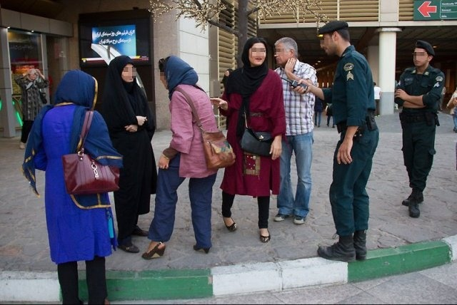 وسائل إعلام تابعة للحرس الثوري الإيراني تطالب بمواجهة الدبلوماسيات الأجنبيات غير المحجبات