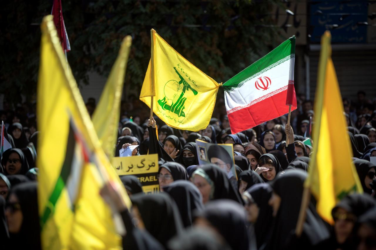 اسرائیل هیوم: حزب‌الله در حال جذب هزاران نیروی جدید با کمک جمهوری اسلامی است