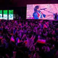 عادیسازی با پولپاشی؛ نقش حامیان مالی در «نمایش ایرانِ نرمال» پس از جنگ