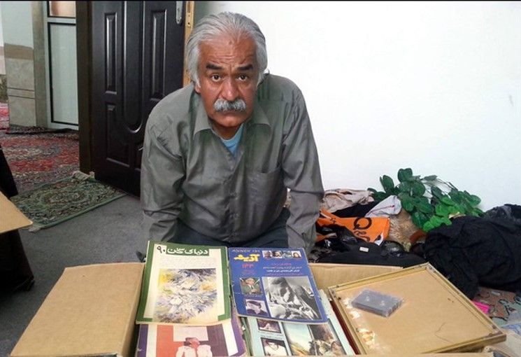 فرامرز سه‌دهی، شاعر و عضو کانون نویسندگان، به «توهین به مقدسات اسلام» متهم شد