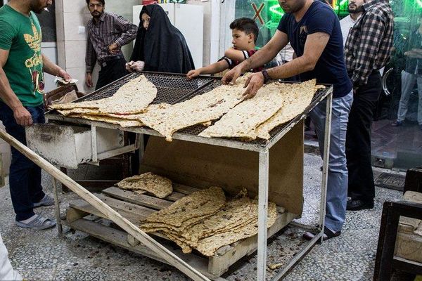 رییس اتاق اصناف: نان خشک از نان تازه گرانتر فروخته میشود
