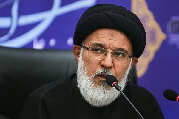 Call by radical cleric for war sparks sharp debate in Iran