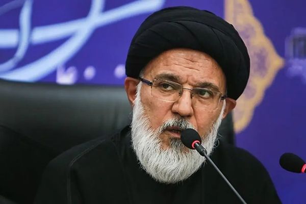 Call by radical cleric for war sparks sharp debate in Iran