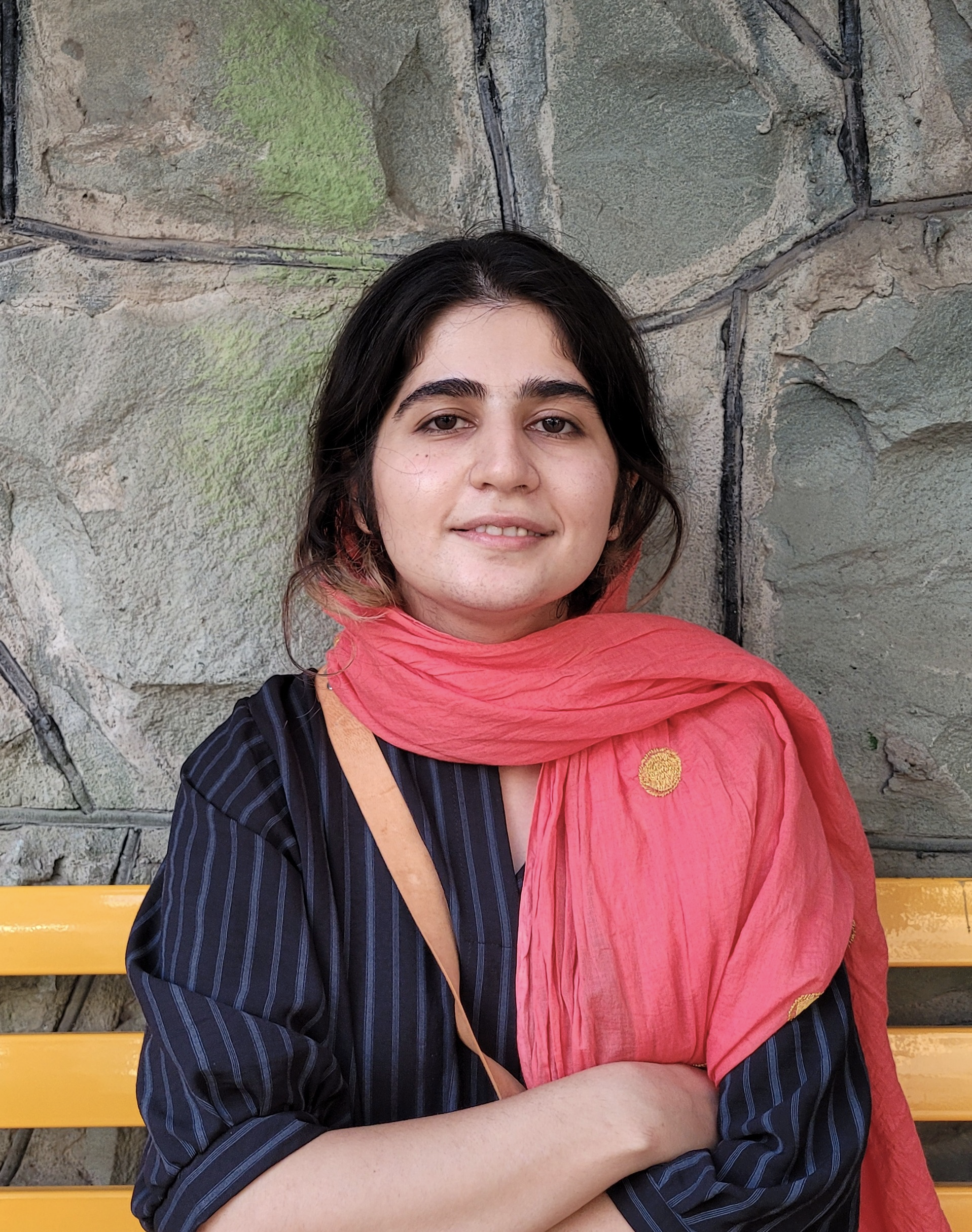 اختصاصی؛ نامه سپیده قلیان از اوین: آمنه‌سادات ذبیح‌پور را در زندان خانم عسکری صدا می‌کردند