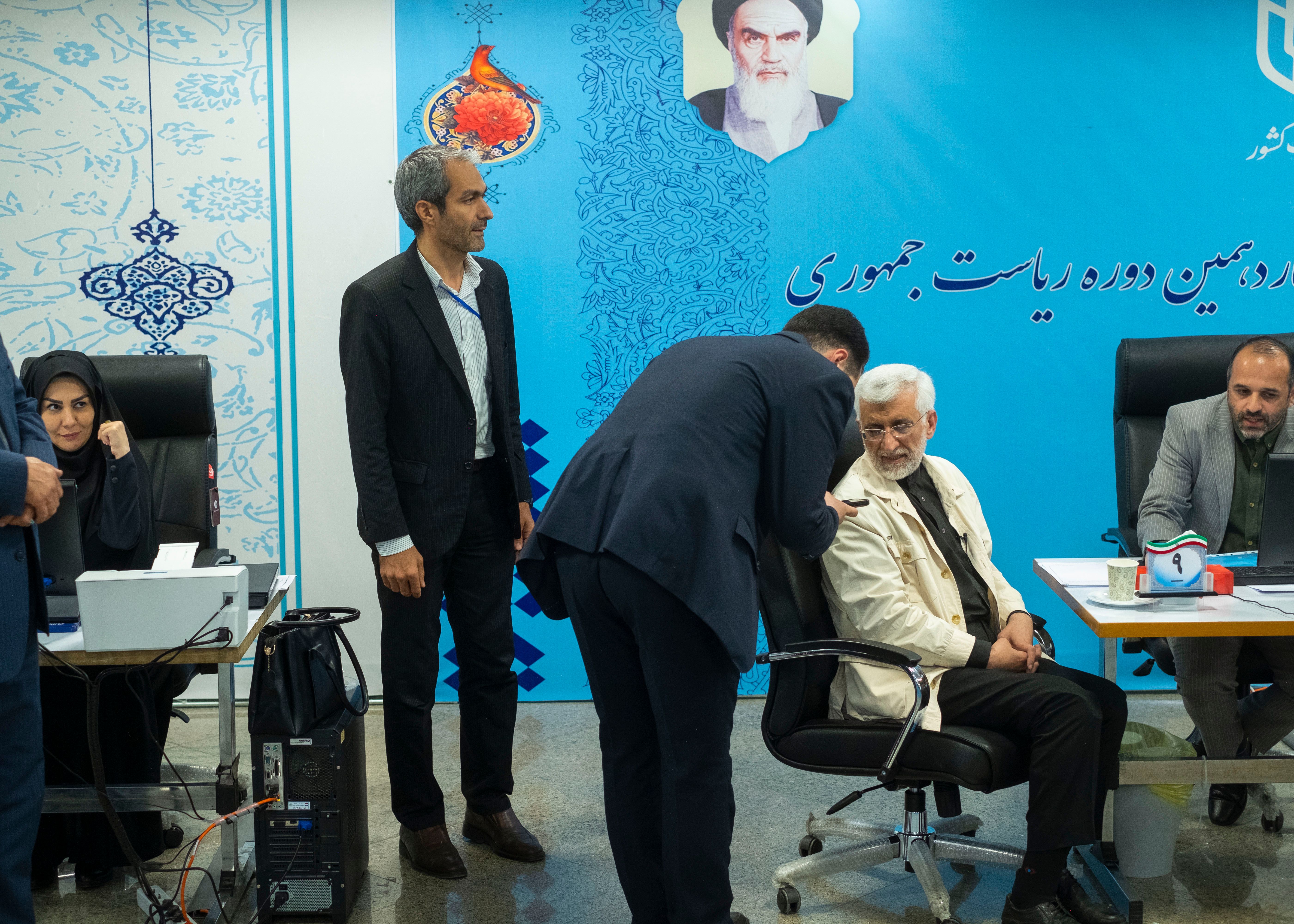 Iran Candidates Criticized for Unrealistic Promises, False Claims