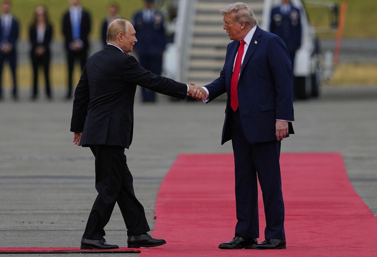 ترامپ: تا زمانی که به یک توافق صلح دست نیابم، با پوتین دیدار نخواهم کرد