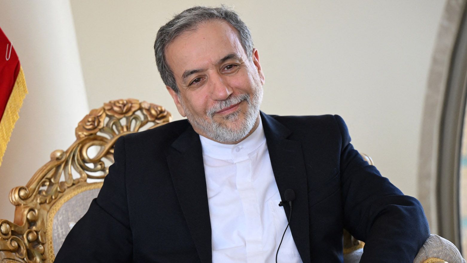 عراقچی هم‌زمان با قطع ارتباطات مردم، برای سفرای خارجی آمار حکومتی درباره اعتراضات داد